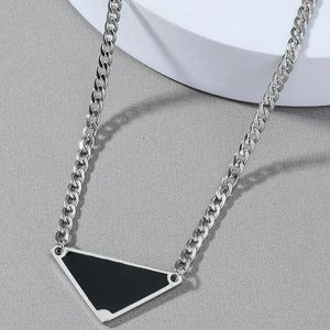 Luxe mannen hangersontwerpers kettingen Email Lady Accessories Vintage Street Jewelry Love Triangle Letters Teen Girls Trendy Chain Necklace Designer ZB011 F4