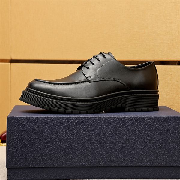 Chaussures de luxe en cuir haut de gamme pour hommes. Tige en cuir de veau de première couche importée sélectionnée + boucle matérielle de luxe, chaussures en cuir décontractées