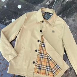 Chaqueta para hombres de lujo abrigo de manga larga de manga larga tops de alta calidad gabardina a prueba de viento sudaderas casuales para hombres.