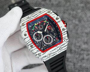 Luxury heren Watch 44 mm multi -functioneel lopende tweede constante tijd geïmporteerde kwarts beweging handcarved rubberen armband limited edition horloge