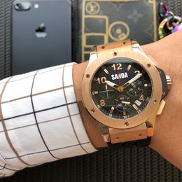 Montre masculine de luxe Souffle en caoutchouc arborant le chronomètre VK VK japonais