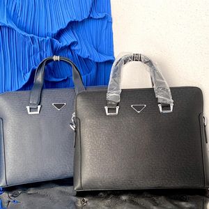 Hommes de luxe Porte-documents à bandoulière en cuir noir Designer Sac à main Business Laptop Bag Messenger Sacs avec plaques signalétiques Totes Hommes L241G