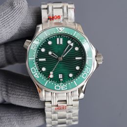 Luxury Men Watch 42 mm de haute qualité Watch Sea Watch Designer Men Men Watch en acier inoxydable Sapphire Verre imperméable King Watch Montre de Luxe Watch