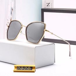 2020-heren vrouwen zonnebril UV-bescherming lens mode ovale coating spiegel lens frameloze kleur verguld frame met pakket