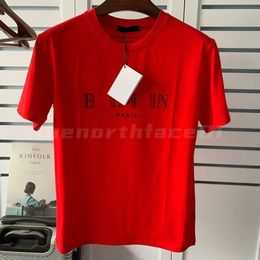 Diseñador de lujo para hombre Camiseta Negro Letra roja camisas impresas Manga corta Diseñador de marca de moda Top Tees Tamaño asiático S-XXL