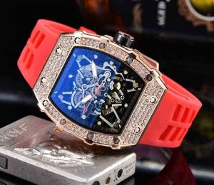 Mécanique de luxe pour hommes Regarder RM Wristwatch Fiber Watches For Men Silicone Sprap Sports Quartz Chronograph Relogio Masculino81W0