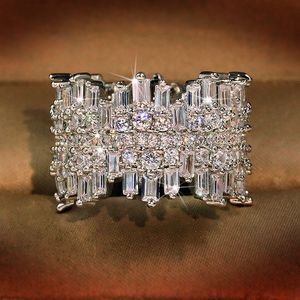 Anneaux de mariage de luxe pour hommes pierres de mode bague de fiançailles de pierres précieuses pour les femmes bijoux de bague en diamant simulé