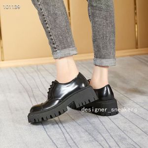 Zapatos de vestir para mujer para hombre de lujo Diseñador Low Top Black Leahter Plataforma antideslizante Moda casual Zapato de París para hombres con caja