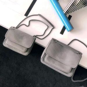 Bolsos de mensajero de lujo Bolso de diseñador encerado con cuerpo cruzado de cuero genuino para mujer Bolso de hombro con cadena de metal Bolso de mano Bolso clásico para mujer Patrón de rayas