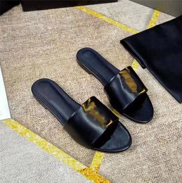 Sandales de luxe métalliques Slide Designer Slides Pantoufles pour femmes Chaussures Mode d'été Large Tongs plates Pantoufle pour femmes avec boîte taille 37-42