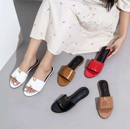 Sandalias de toboganes metálicos de lujo Toboganes para mujeres 039 S zapatillas S zapatillas de verano Flip Flip Flip Zapatos de moda 3556