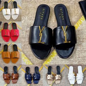 Luxury Metallic Slide Sandals Designer Slides Femmes Slippers Chaussures Summer Fashion Wide Flip Flip Flops Pantals pour femmes Taille 37-42