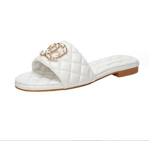 Luxe Metallic Slide Sandalen Designer Slides Damesslippers Schoenen Zomer Sandaal Mode Brede Platte Slippers Slipper Voor Vrouwen Lage Hak Schoenen Maat 35-42 C957