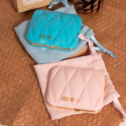 Luxury MM Brand Classic Designer Mirror Double Facettes Square Square Blue Pink Duo Makeup Miroirs avec Sac Dusk Miroirs compacts Tools