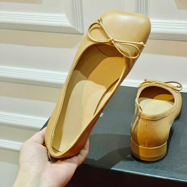 Luxe MM6 chaussures habillées de bal Tabi chaussures de ballet fête luxe chaussures semi-décontractées plat en peau d'agneau jambe partie bout fendu Magira chaussures de ballet pantoufles en cuir cheville pantoufles