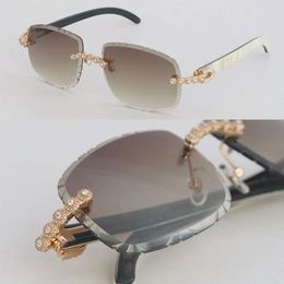 Lujo Moissanite Diamond Set Gafas de sol sin montura Mujer Original Blanco Interior Negro Cuerno de búfalo Hombres Gafas vintage 8200762 Lente tallada Piedras grandes Gafas Tamaño 62