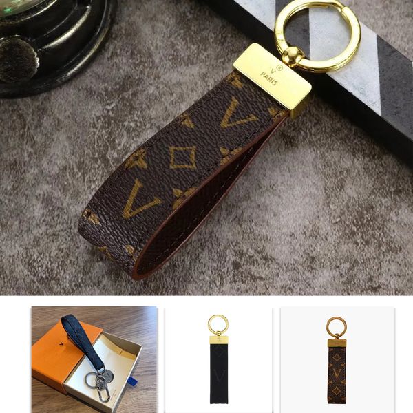 Porte-clés de luxe Monogram V Classic Site officiel 1 1 M65221 Designer Portable Keyring Chain Hommes et Femmes Lettre V Brown Porte-clés