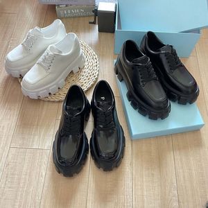 Mocasines de triángulo monolito de lujo P Sandalias casuales Zapatos de vestir Diseñadores Clásicos Zapatos de vestir de cuero negro Zapatos de vestir de fondo grueso Mocasines de plataforma triangular 35-41