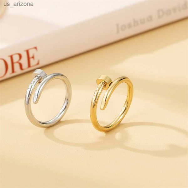 Anillo de uñas de lujo para hombres y mujeres Anillos de estilo simple simple Fiesta de moda Regalo de cumpleaños Accesorios de joyería para mujeres al por mayor L230620