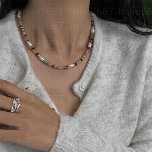 Collier de concepteur de chaîne de clavicule de couleur de couleur naturelle de luxe pour femme collier perlé de couleur de la pierre de la pierre shoushan se chevauchant des bijoux de mode