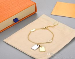 Collier de luxe Designer Bijoux Ras du Cou Cadeau De Mode Or Platine double carte carrée pendentif colliers et bracelet ensemble pour femmes1694814