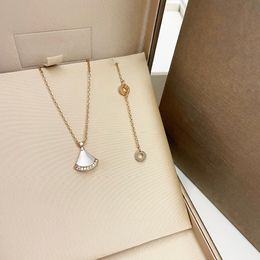Collar de lujo Joyas de diseñador Tipo de ventilador Collar de perlas de diamantes Divas Dream Series Cadenas de platino para mujeres Accesorios de boda de moda