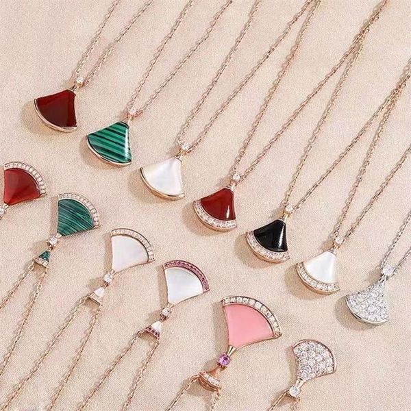 Collares de lujo joyería de diseño Forma de abanico divas collar de ensueño Rojo Verde Calcedonia Oro rosa platino Cadenas para mujeres de moda W202u