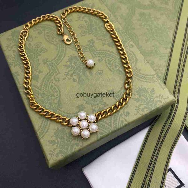 Colliers De Luxe Femmes Designer Collier Or Bijoux Fleurs Perle Chaîne Soleil Titane Lettre Motif Filles Fête De Mariage AQSW