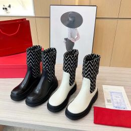 Nuevas botas de lujo de otoño e invierno Botas negras de diseñador para mujer de primeras marcas Botas Martin Botas de manga larga Botas de cuero Botas de fábrica tamaño 35-41 con caja