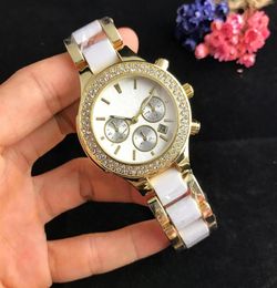 Luxe Nieuw Merk Modeontwerper Dames Gouden Horloge Witte Jurk Volledige Diamanten Horloges Vrouwen Keramische Armband Roestvrij Staal Clock243D1495717