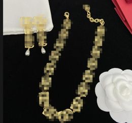 Luxe Nouveau Conçu Colliers D Leeter Couleur Diamants pendentifs femmes Bracelet En Laiton plaqué or 18 carats dames Designer Bijoux HDS60011
