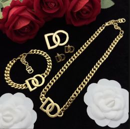 Luxe nouveau conçu colliers diamants D lettre pendentifs en cristal femmes bracelet boucle d'oreille plaqué or 18 carats broche en laiton dames bijoux de créateur DSN7 -lk001