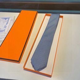 Luxury New Vies Designer de haute qualité 100% lié à la soie cravate noire bleu jacquard à la main pour hommes mariage décontracté et cravate d'affaires