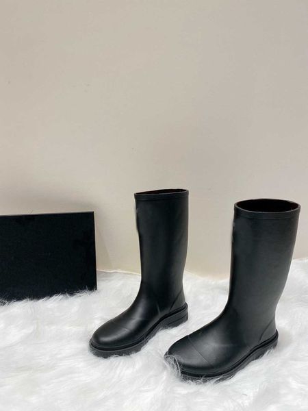 Nuevas botas de lluvia hasta la rodilla para mujer de lujo Zapatos de invierno Primavera y verano Cabeza cuadrada Parte inferior gruesa Tamaño 35-40