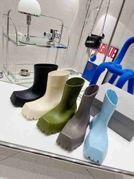 Nuevas botas de lluvia para mujer de lujo, zapatos especiales para primavera y verano, cabeza cuadrada, parte inferior gruesa, talla 35-40