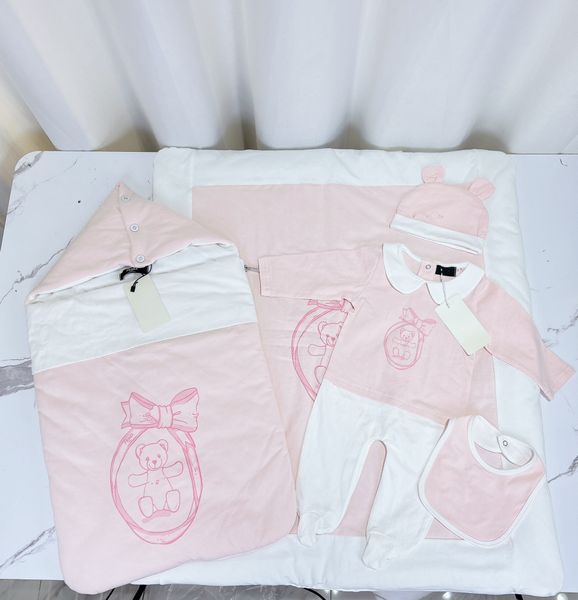 Luxe nouveau-né dessin animé ours imprimé barboteuses costumes bébé vêtements de nuit combinaison coton literie couvertures avec chapeau et bavoir couche 5 pièces vêtements pour bébés cadeau S1051