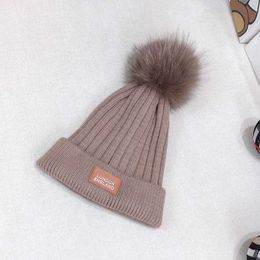 Chapeaux de crochet de crochet de luxe pour les produits parent-enfant de l'hiver Designer pour enfants décoration de boule de fourrure en tricot-tricot nov