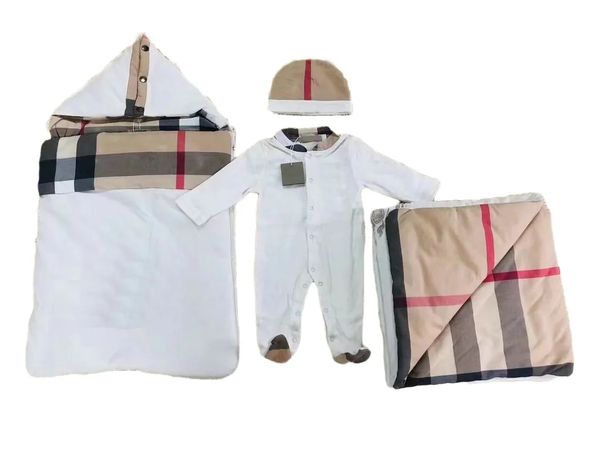 Costumes à rompage à plaid nouveau-né de luxe Baby Sleeping Wear Suit Cotton Liberter Couvertures avec chapeau et couchette 5pcs British Style Infant Cotton Vêtements Coton S1327