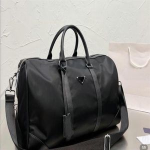 luxe nylon grote capaciteit handtas dames heren reistassen beroemde klassieke schouder 2022 designer plunjezakken handbagage luggag223q