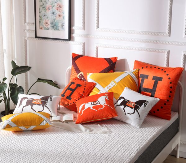 Luxe Orange série housses de coussin chevaux fleurs imprimer taie d'oreiller couverture pour la maison chaise canapé décoration taies d'oreiller carrées 2023