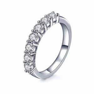 Luxury Original Designer de marque Grave AAA + 7 Moisanite Prong Hollow Ring 18K White Gold Love Ring