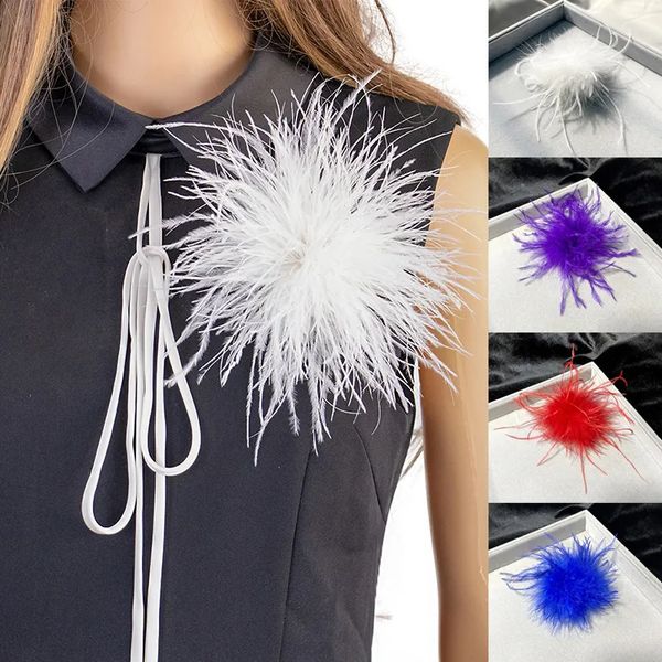 Broche de plumes d'autruche de luxe pour les accessoires de poils à épingle à la mode aux femmes accessoires de plumes florales rétro 231222