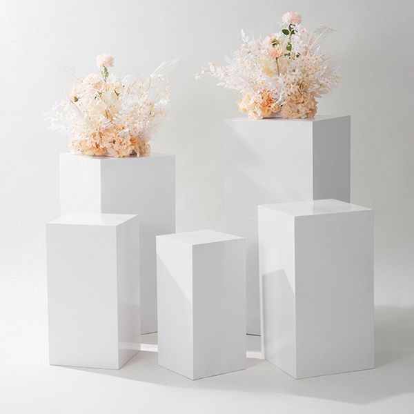 Decoración de fiesta de lujo Cubo Cilindro Pedestal Exhibición Hierro Blanco Oro Pastel Estante Plinths Pilares para bodas DIY Decoraciones vacaciones