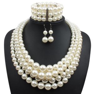 Modèles explosifs perlées de perle de luxe Exagéré Imitation Perle Perle Tree-Piece Collier Perle multicouche Bijoux de bijoux 2308