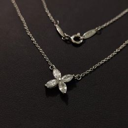 Collier pendentif de luxe Marque Designer Victoria Top Sterling Argent Fleur Cristal Zircon Charme Collier Court Ras Du Cou Avec Boîte Cadeau De Fête De Mariage Femmes Bijoux