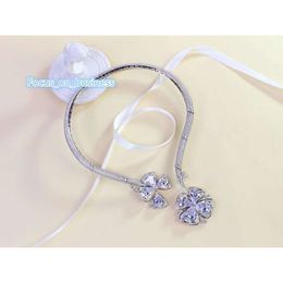 Luxe hanger ketting Fiorever merkontwerper volledig kristal dubbel groot klavertje vier bloem charme choker voor bruiloft avondfeest dames sieraden met doos