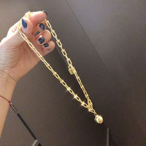 Collier de pendentif de luxe Marque de marque de marque en cuivre Ball Round Bamboo Lock Backet Bucket Chain pour femmes bijoux avec boîte