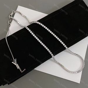 Luxe Pendentif Colliers Designer Femmes Collier En Or En Acier Inoxydable Lettre Diamant Amour Y Collier Argent Lien Chaîne Bijoux Accessoires avec Boîte