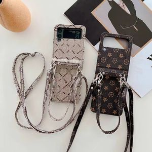 Luxe telefoonhoes Samsung Z Clamshell 4 3 2 Minimalistische Zflip 3 Retro koolstofvezel Stijlvol vouwbaar lederen Caseanti-drop Straddle Lanyard Hip Phone Case