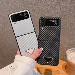 Fundas de teléfono de lujo para Samsung Z flip 4 3 1 2 funda de teléfono con anillo de cuero liso Zflip 3 carcasa soldada de carbono pantalla plegable simple móvil